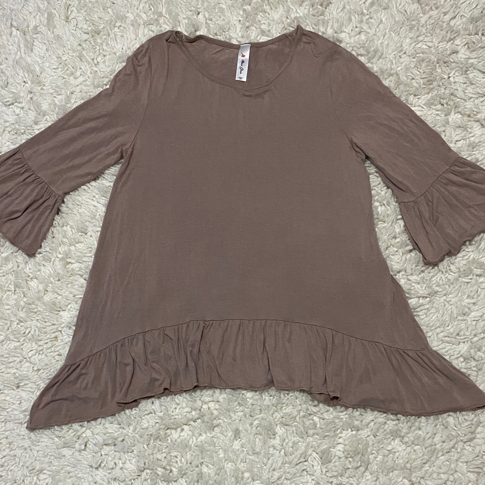 Alison grace size XL Women's Ruffle Hem Top  WITH QUARTER LENGTH RUFFLE SLEEVES
